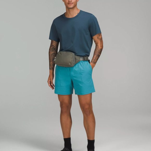 NWT Grey Sage lululemon Everywhere Belt Bag EBB 2L - Picture 14 of 14